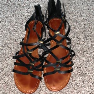 Universal Thread Sandals